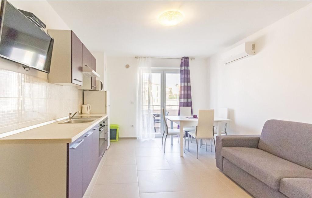 Apartments Sun Премантура Екстериор снимка